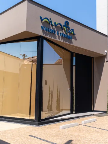 05_PROJETOS_Corporativos_img_Ninfa_Viagens_358x477px-34